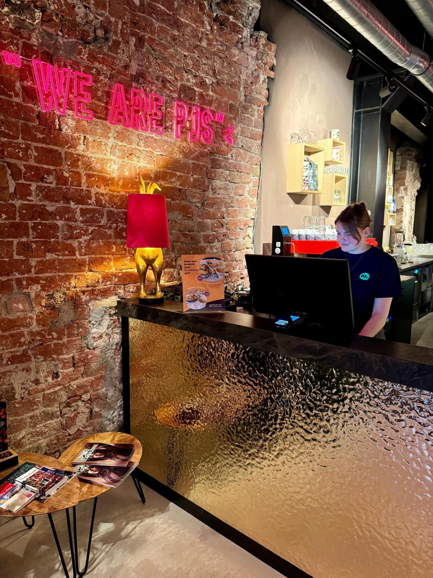 Pjs Hostel フローニンゲン エクステリア 写真